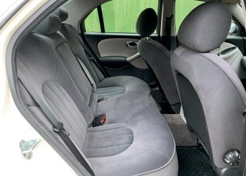2003 Rover 75 Club-interior11