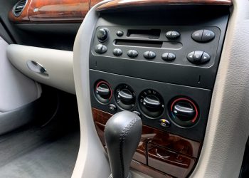 2003 Rover 75 Club-interior12