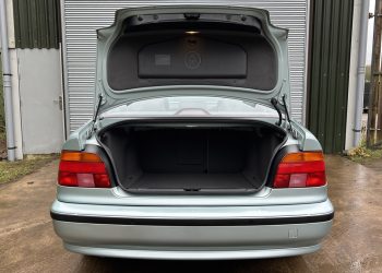 1998 BMW 528i SE-boot1