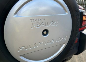 1999 Toyota RAV4 GX-detail9