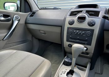 2003 Renault Megane Privilege VVT-interior1