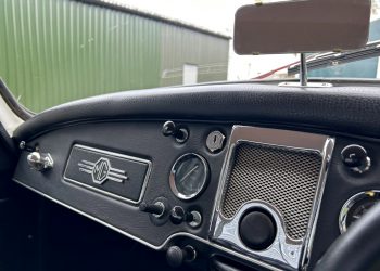 1959 MGA Twin Cam-interior12