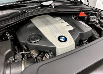2008 BMW520d-engine1