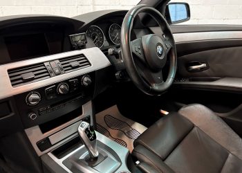 2008 BMW520d-interior11