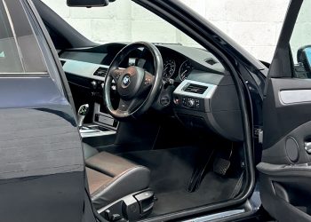 2008 BMW520d-interior4