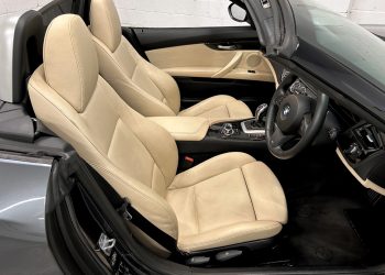 2013 BMW Z$ Sport-interior7