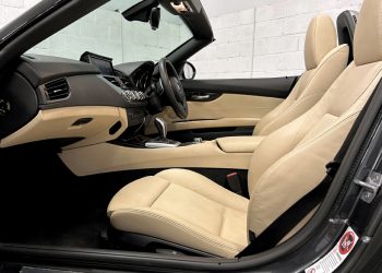 2013 BMW Z$ Sport-interior9