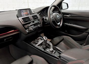 2015-BMW-118i-interior12
