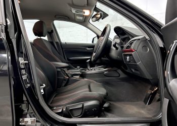 2015-BMW-118i-interior3