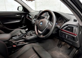 2015-BMW-118i-interior7