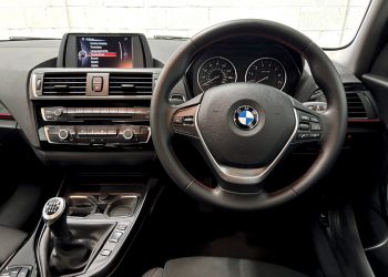 2015-BMW-118i-interior9