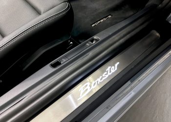 2023 Porsche Boxster-interio10