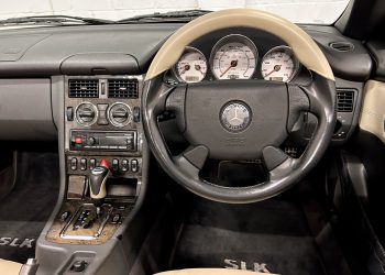 2002MercedesSLKAMG32_interior12