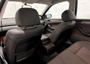 BMW325_interior10