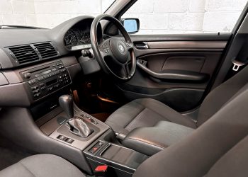BMW325_interior16