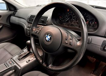 BMW325_interior3