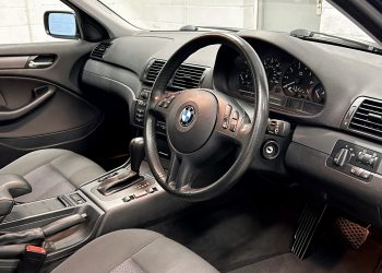 BMW325_interior4