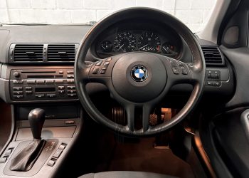 BMW325_interior7