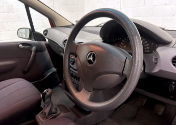 MercedesAClass_interior14
