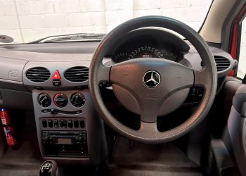 MercedesAClass_interior5