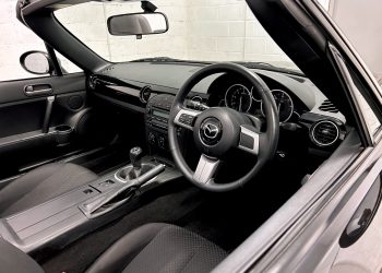 Mazda MX5_interior4