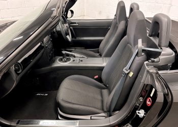 Mazda MX5_interior7