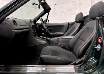 MazdaMX5-interior1