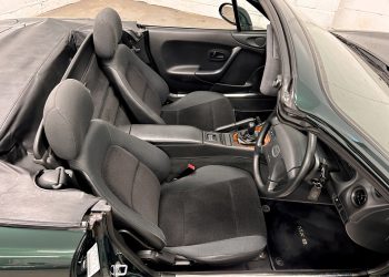 MazdaMX5-interior3