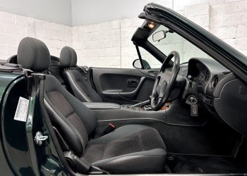MazdaMX5-interior4