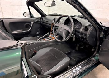 MazdaMX5-interior5