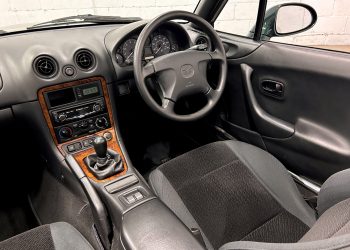 MazdaMX5-interior8