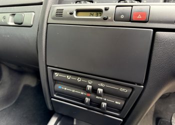 2000CitroenXantia_interiorDet1