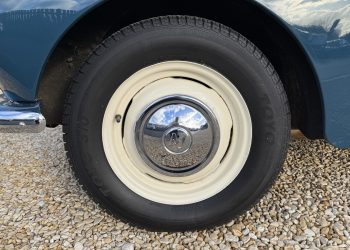 1965MorrisMinor_wheel1