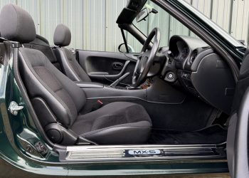 1998MazdaMX5_interior_3 1998MazdaMX5_interior_3