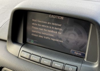 2005 Subaru Forester_intDetail