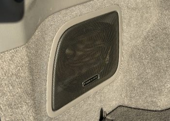 2005 Subaru Forester_intDetail4