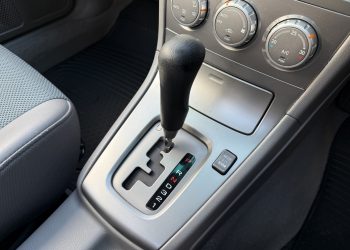 2005 Subaru Forester_intDetail7