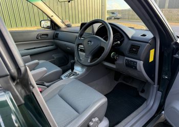2005 Subaru Forester_interior
