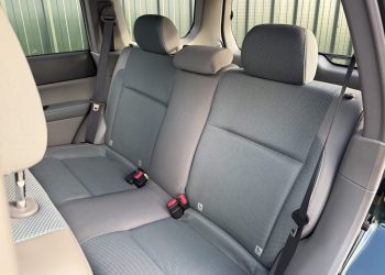 2005 Subaru Forester_interior10