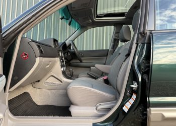 2005 Subaru Forester_interior3