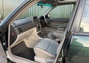 2005 Subaru Forester_interior5