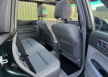 2005 Subaru Forester_interior6