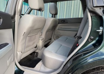 2005 Subaru Forester_interior9