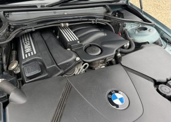 BMW318iTouring_engine