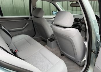 BMW318iTouring_interior10