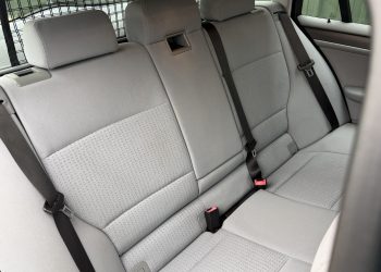 BMW318iTouring_interior12