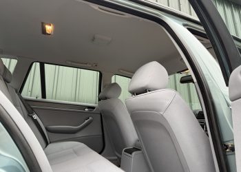 BMW318iTouring_interior16