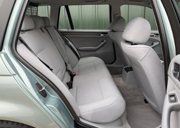 BMW318iTouring_interior17