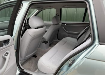 BMW318iTouring_interior20