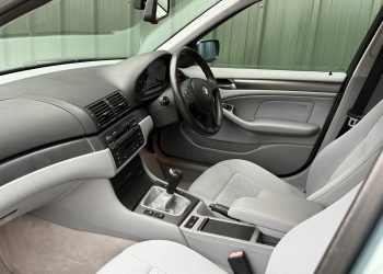 BMW318iTouring_interior6